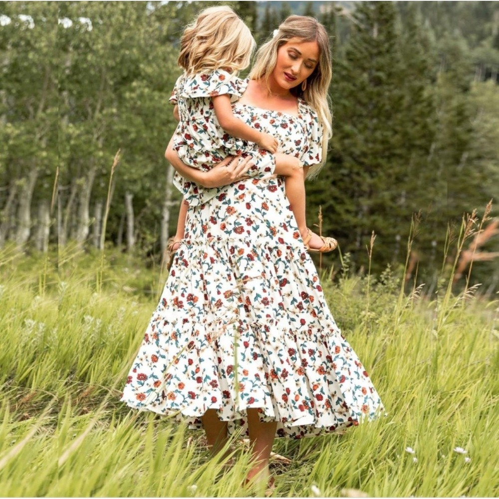 Ivy City Co Dress Womens Small White Floral Sweet Caroline Smocked Midi Sundress